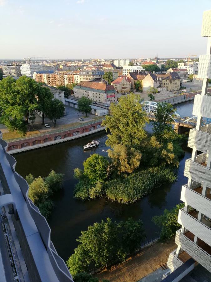 Two Towers Riverside: Old Town Rooftop Retreat Apartment Wroclaw Exterior photo